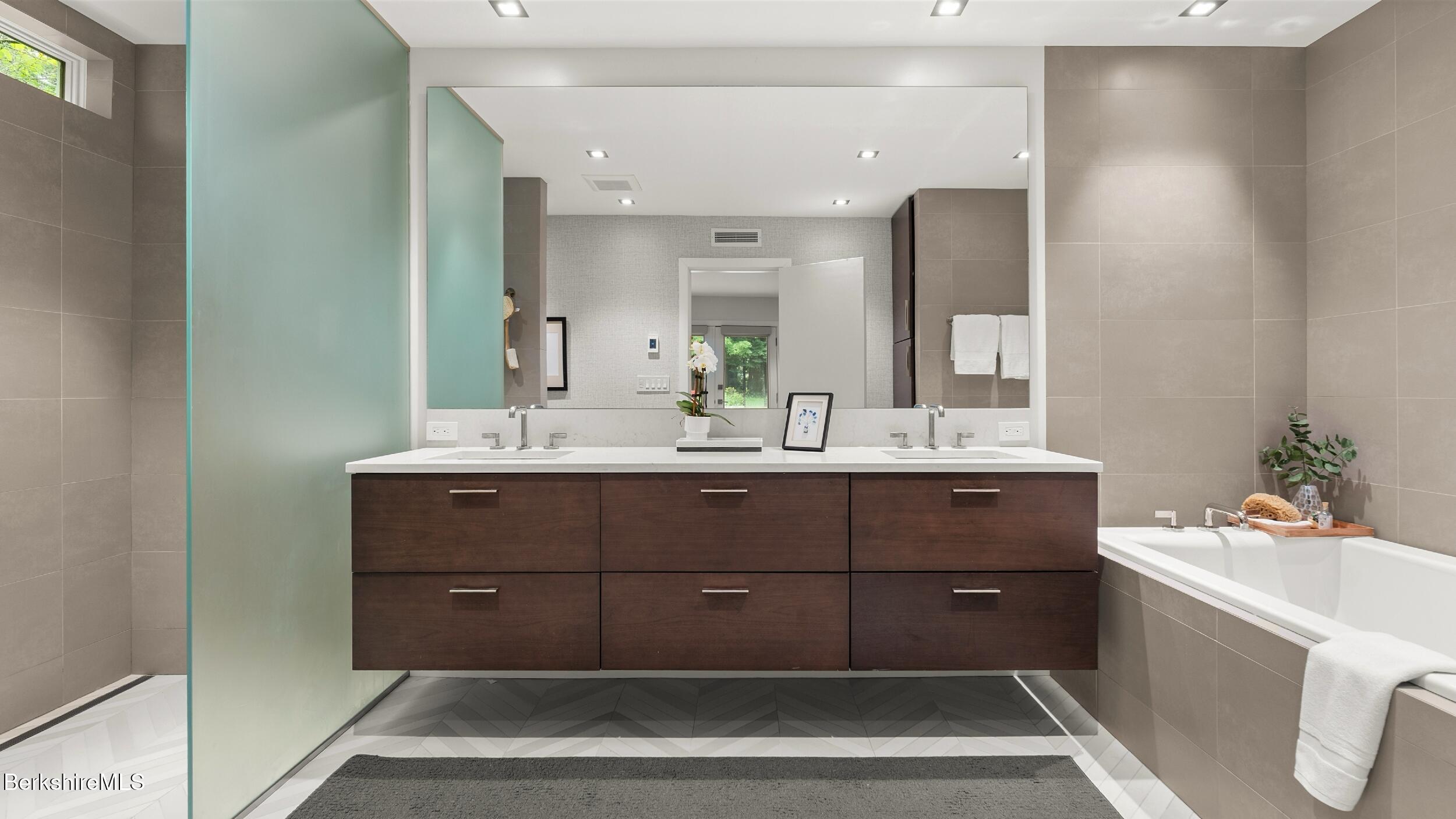 86 Pine Knoll Road Lenox, MA 01240 - Photo 34 of 54 PRIMARY SUITE