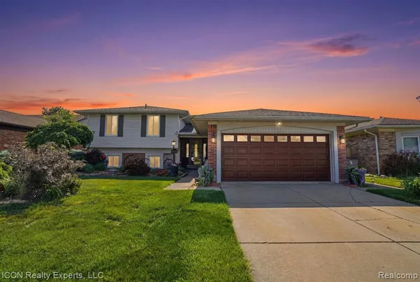 $365,000 | 40567 Santoni Drive, Clinton Township, MI 48038