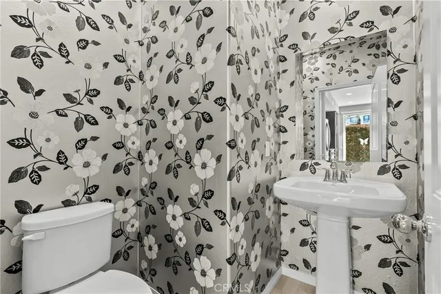 $675,000 | 22105 Barrington Way, Saugus, CA 91350