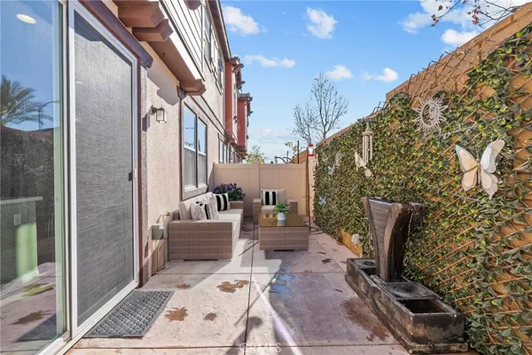 $667,000 | 22105 Barrington Way, Saugus, CA 91350