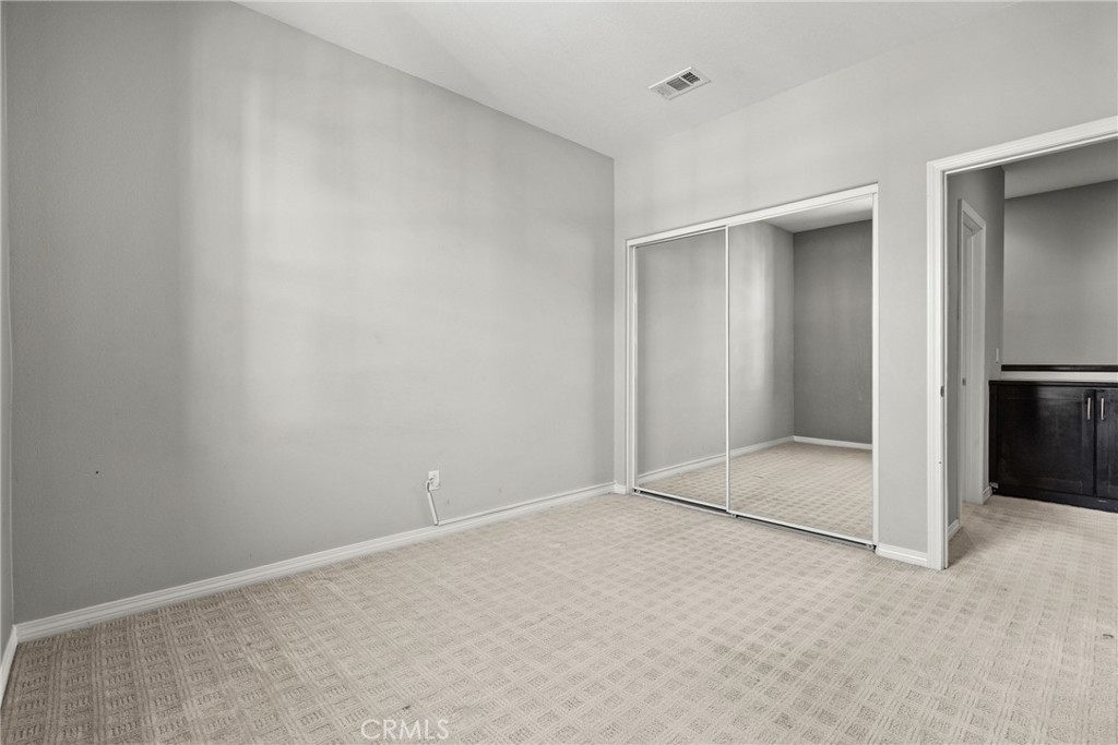 22105 Barrington Way Saugus, CA 91350 - Photo 33 of 50