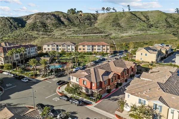 $667,000 | 22105 Barrington Way, Saugus, CA 91350