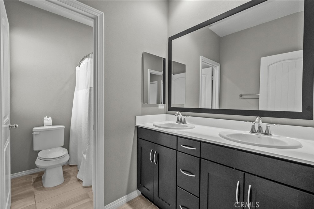 22105 Barrington Way Saugus, CA 91350 - Photo 36 of 50