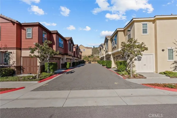 $667,000 | 22105 Barrington Way, Saugus, CA 91350