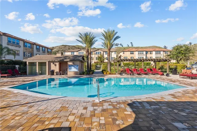 $675,000 | 22105 Barrington Way, Saugus, CA 91350