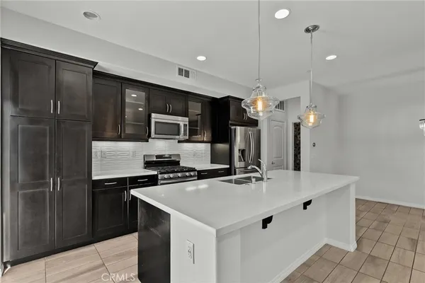 $667,000 | 22105 Barrington Way, Saugus, CA 91350