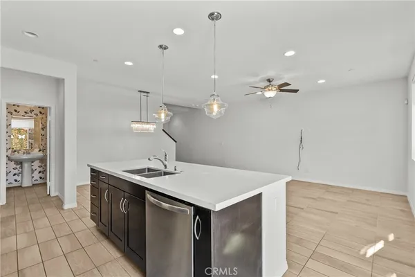 $667,000 | 22105 Barrington Way, Saugus, CA 91350