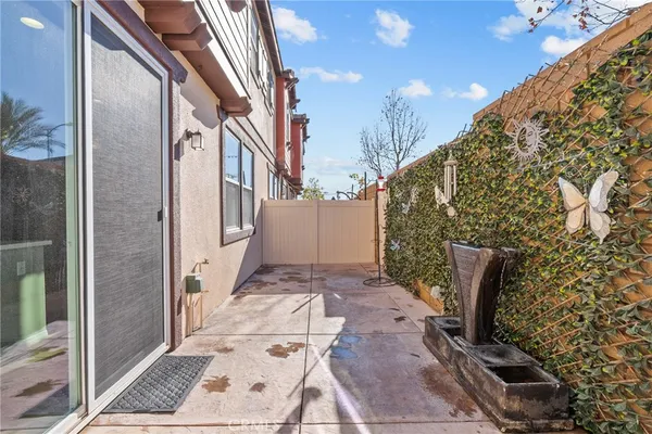 $667,000 | 22105 Barrington Way, Saugus, CA 91350