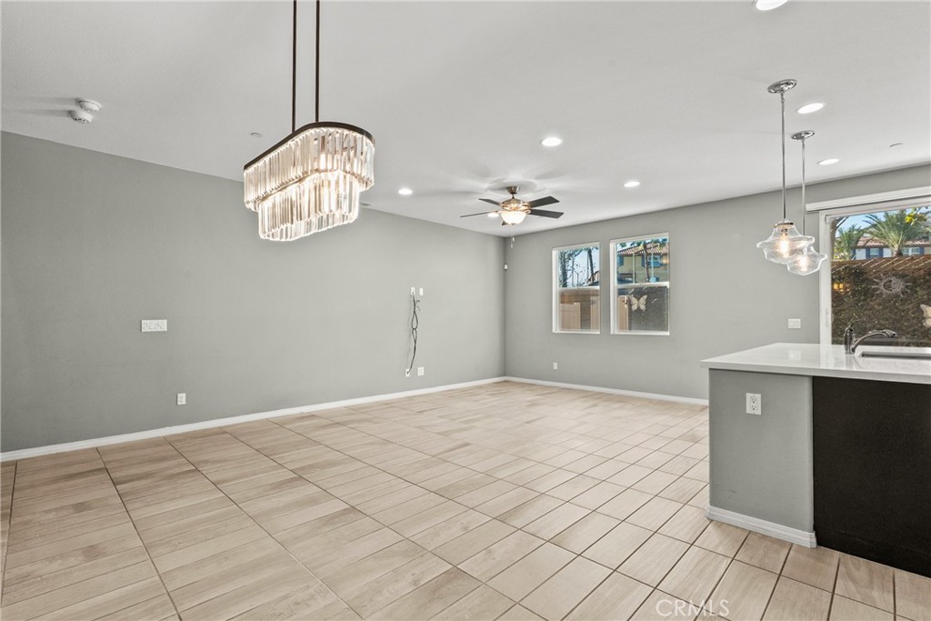 22105 Barrington Way Saugus, CA 91350 - Photo 7 of 50