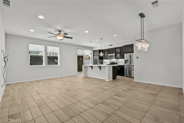 $667,000 | 22105 Barrington Way, Saugus, CA 91350