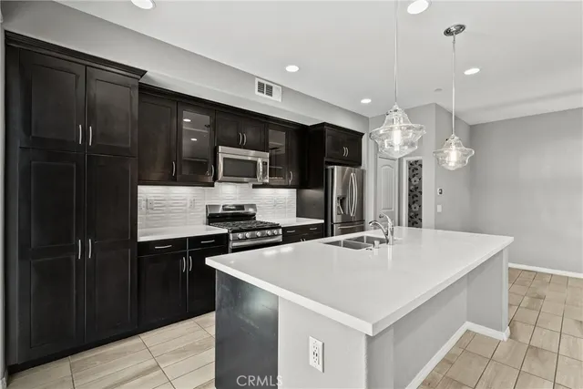 $675,000 | 22105 Barrington Way, Saugus, CA 91350