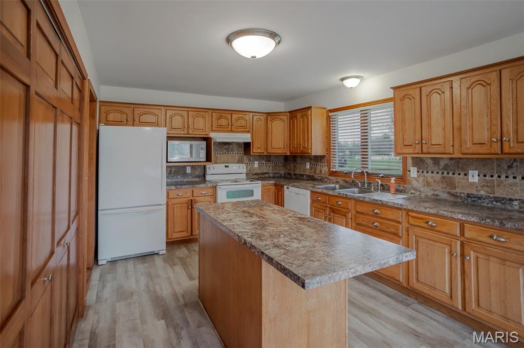 6409 Sunny Lane Moro, IL 62067 - Photo 11 of 67