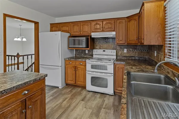 $460,000 | 6409 Sunny Lane, Moro, IL 62067