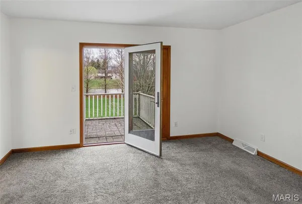 $460,000 | 6409 Sunny Lane, Moro, IL 62067