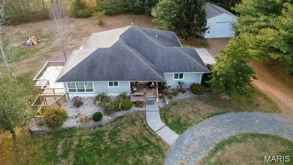 $460,000 | 6409 Sunny Lane, Moro, IL 62067