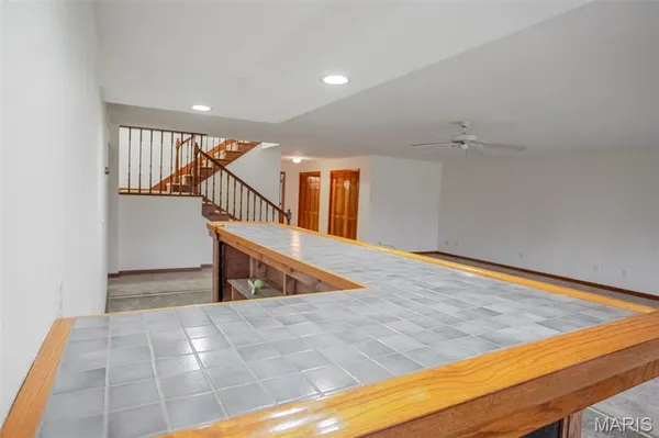 $460,000 | 6409 Sunny Lane, Moro, IL 62067
