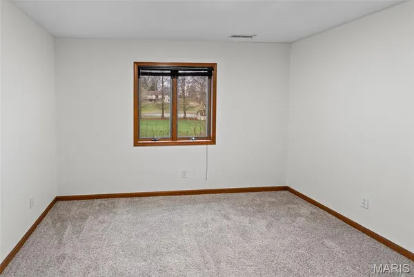$460,000 | 6409 Sunny Lane, Moro, IL 62067