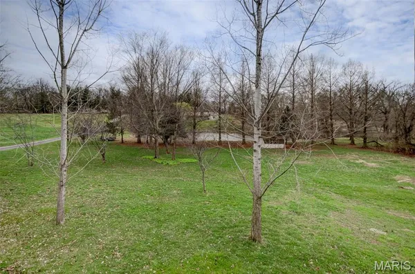 $460,000 | 6409 Sunny Lane, Moro, IL 62067
