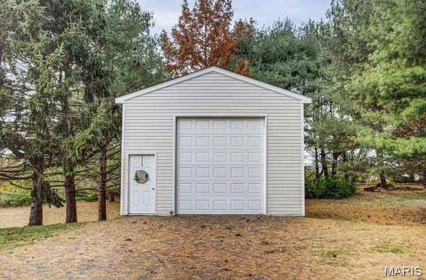 $460,000 | 6409 Sunny Lane, Moro, IL 62067