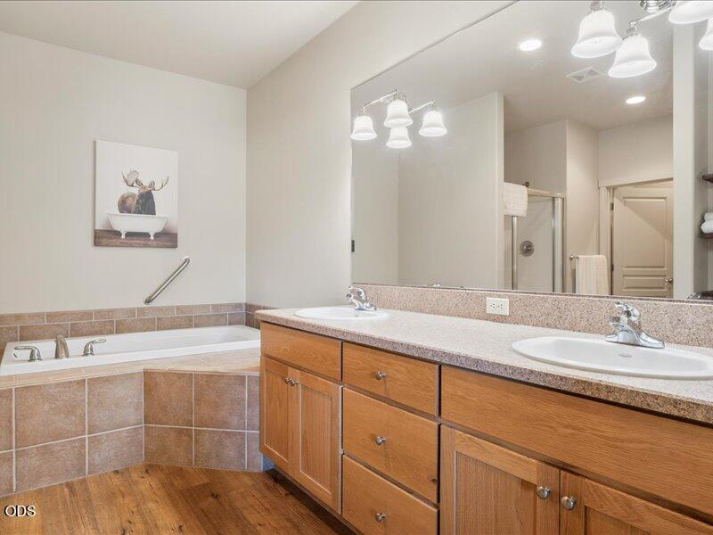 1395 Highland View Loop Redmond, OR 97756 - Photo 29 of 68