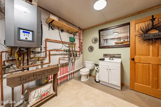 $599,000 | 11 Maggie Dudley Road, Crown Point, NY 12928