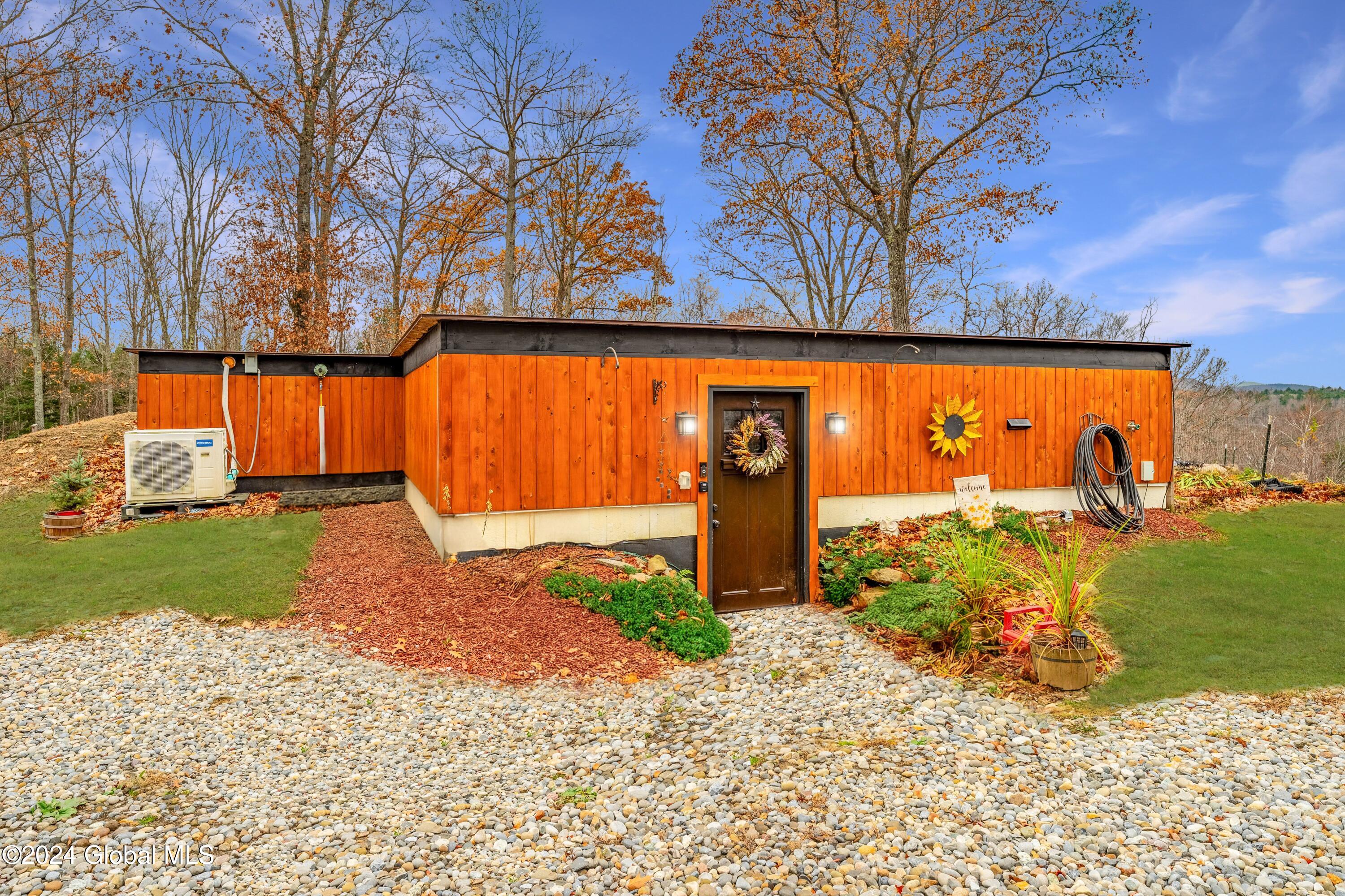 11 Maggie Dudley Road Crown Point, NY 12928 - Photo 6 of 31 Entry