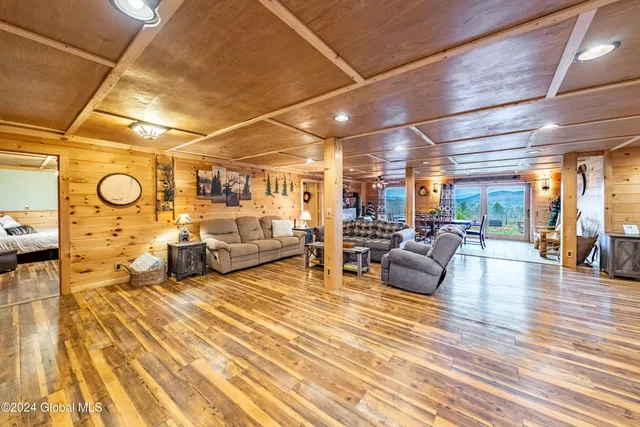 $599,000 | 11 Maggie Dudley Road, Crown Point, NY 12928