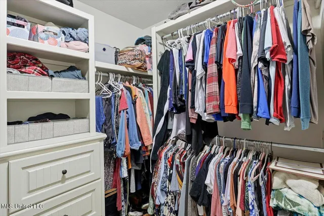 $272,900 | 988 Clubhouse Drive, Pearl, MS 39208