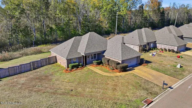 $272,900 | 988 Clubhouse Drive, Pearl, MS 39208