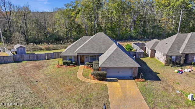 $272,900 | 988 Clubhouse Drive, Pearl, MS 39208