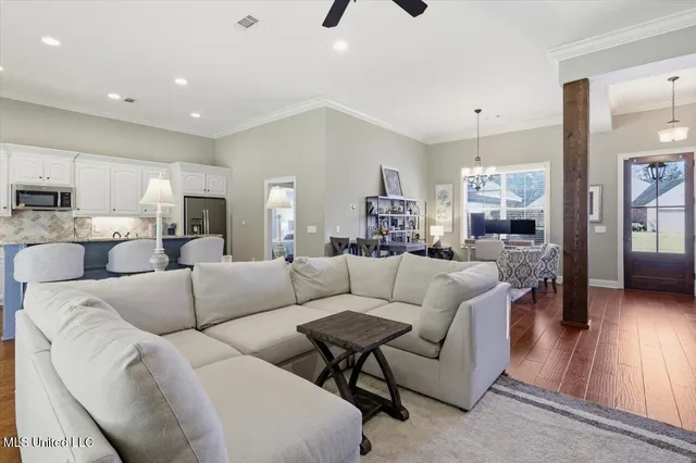 $272,900 | 988 Clubhouse Drive, Pearl, MS 39208