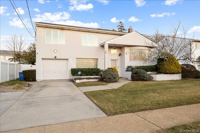 $825,000 | 3427 Carey Lane, Baldwin, NY 11510