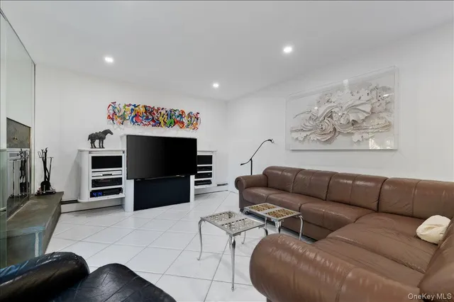 $825,000 | 3427 Carey Lane, Baldwin, NY 11510