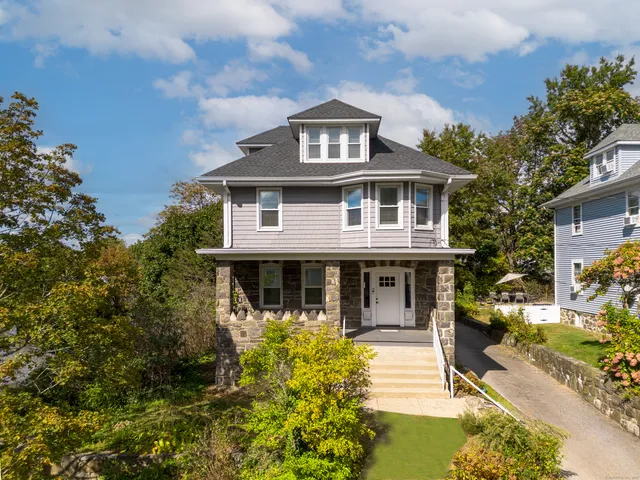 $3,850 | 18 Wessels Place, Greenwich, CT 06830