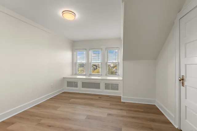 $3,850 | 18 Wessels Place, Greenwich, CT 06830