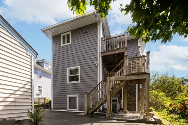 $3,850 | 18 Wessels Place, Greenwich, CT 06830