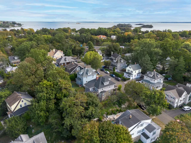 $3,850 | 18 Wessels Place, Greenwich, CT 06830