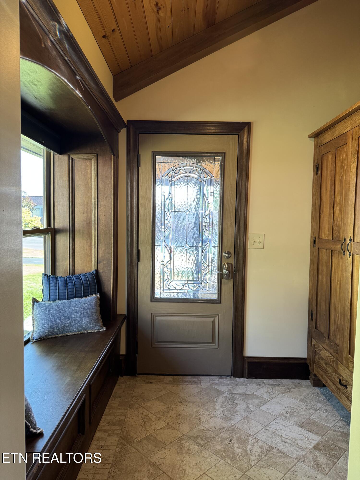 3524 Pinewood Place Kingsport, TN 37664 - Photo 3 of 32 3) 70732-69f233d97a8f4