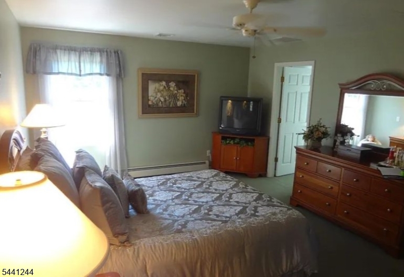 246 Fresh Ponds Road Monroe Township, NJ 08831 - Photo 14 of 37 Gallery Image 14