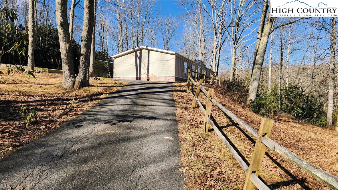 68 Rhoneys View Road Newland, NC 28657 - Photo 3 of 29