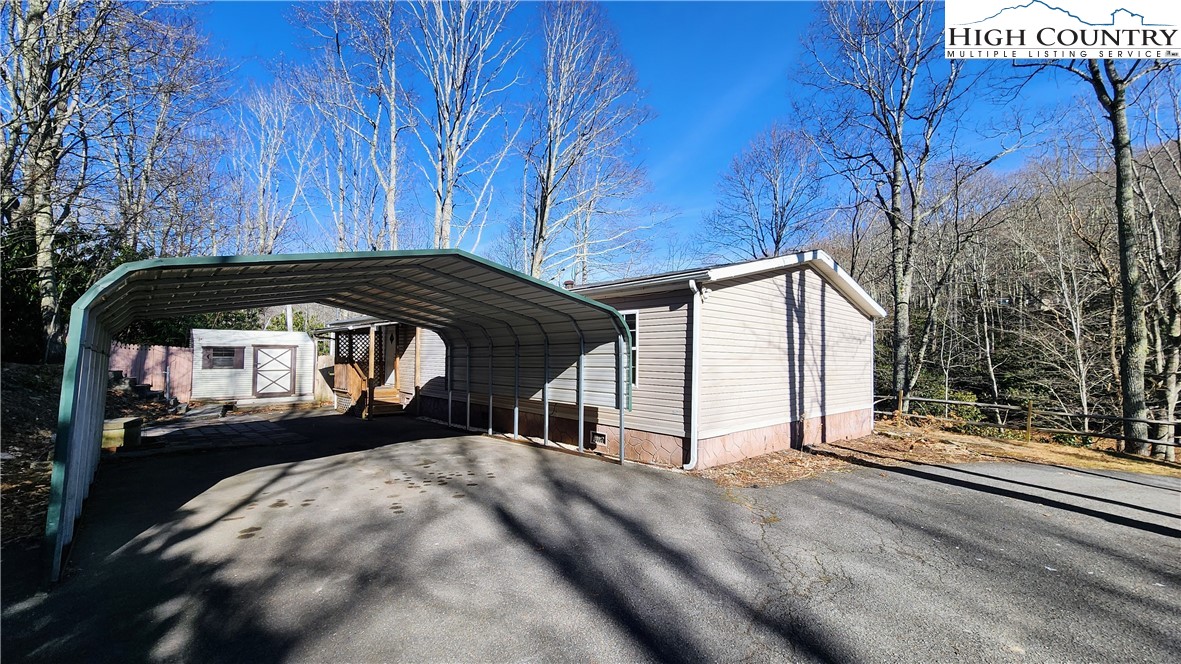 68 Rhoneys View Road Newland, NC 28657 - Photo 6 of 29