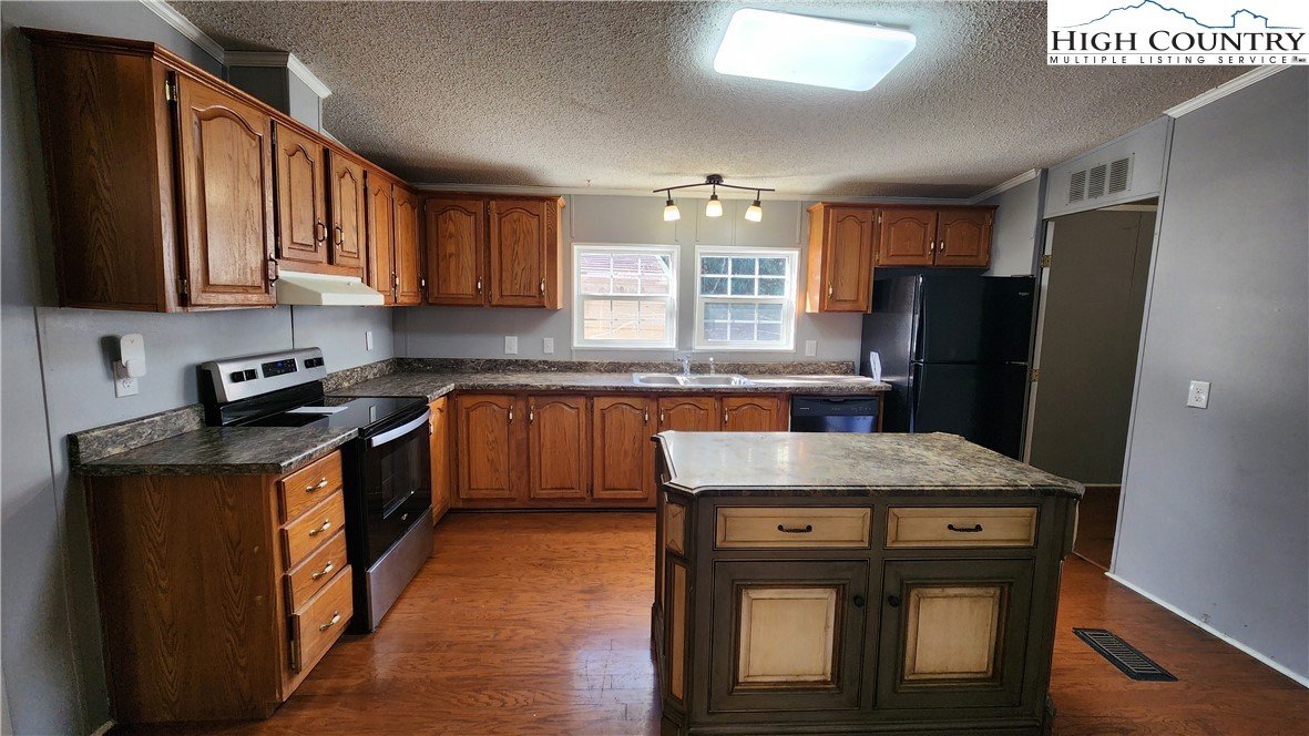 68 Rhoneys View Road Newland, NC 28657 - Photo 7 of 29