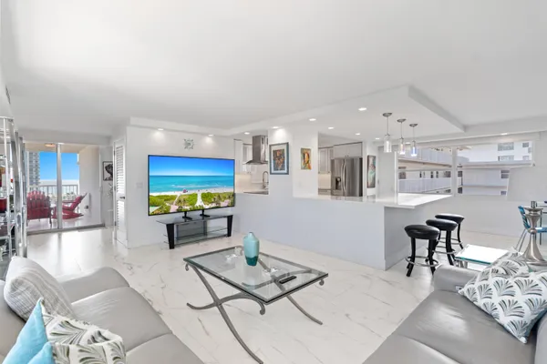 $4,000 | 121 Golden Isles Drive, Unit PH1, Hallandale Beach, FL 33009