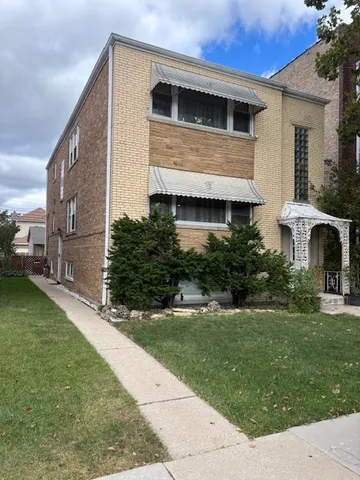 $725,000 | 5354 West Montrose Avenue, Chicago, IL 60641