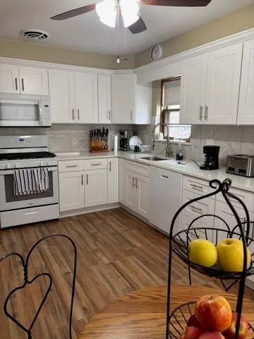 $725,000 | 5354 West Montrose Avenue, Chicago, IL 60641