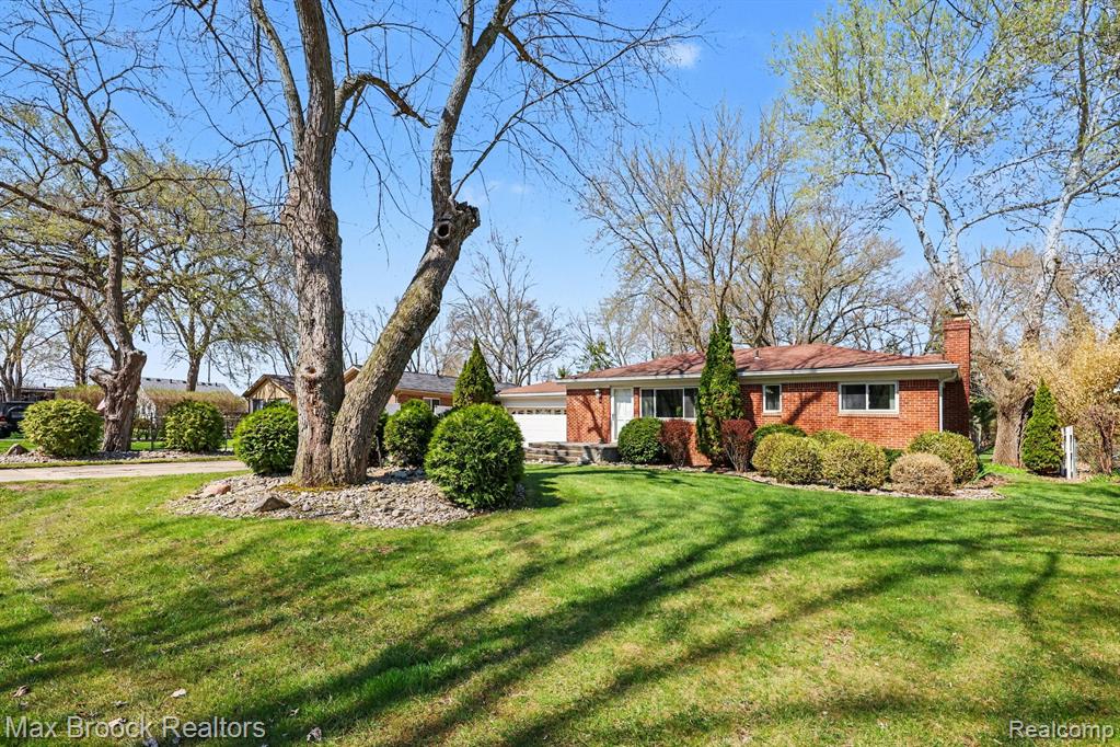 33711 Schneider Road Chesterfield, MI 48047 - Photo 3 of 33 Gallery Image 3