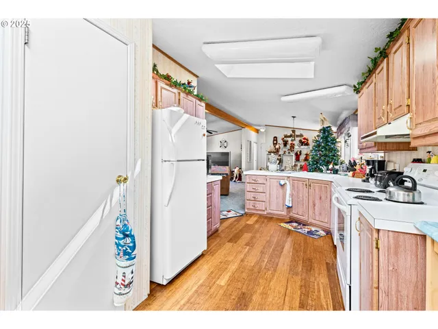 $550,000 | 977 South Harbor Street, Rockaway Beach, OR 97136