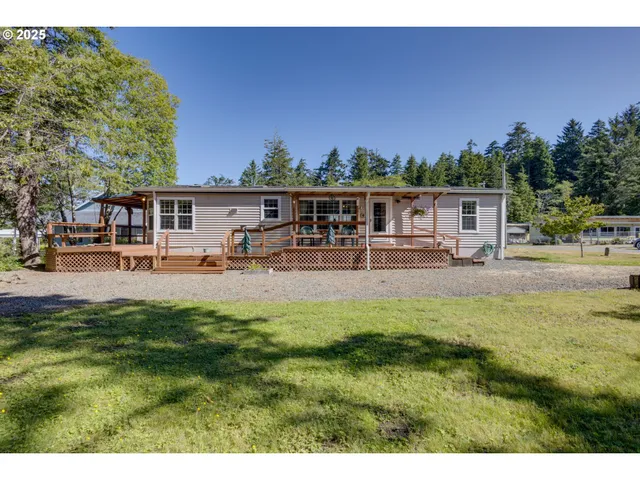 $550,000 | 977 South Harbor Street, Rockaway Beach, OR 97136