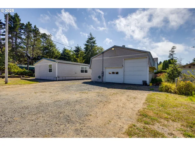 $550,000 | 977 South Harbor Street, Rockaway Beach, OR 97136
