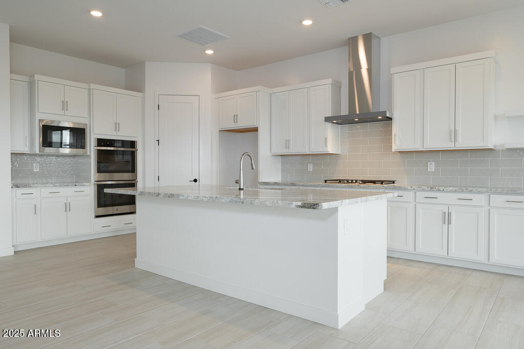 3634 West Mineral Road Laveen, AZ 85339 - Photo 2 of 36 Tri Pointe Whispering Hills 19 - Kitchen